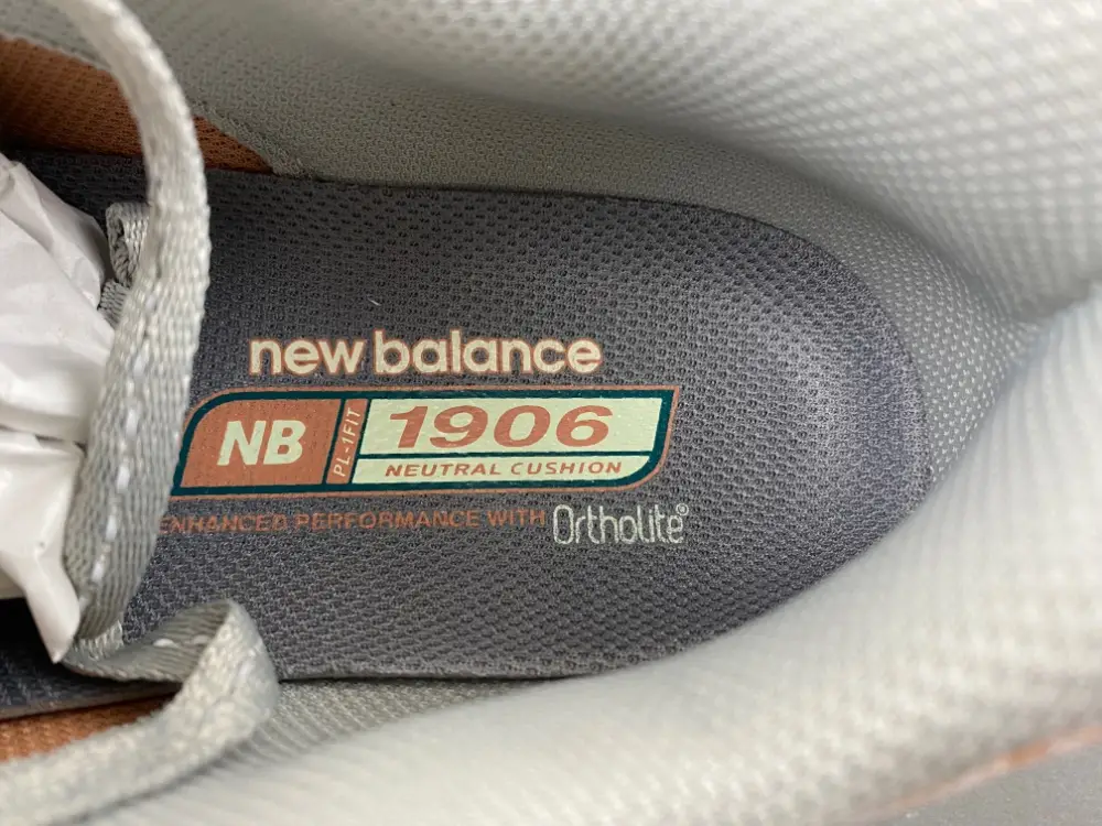 New Balance 1906 