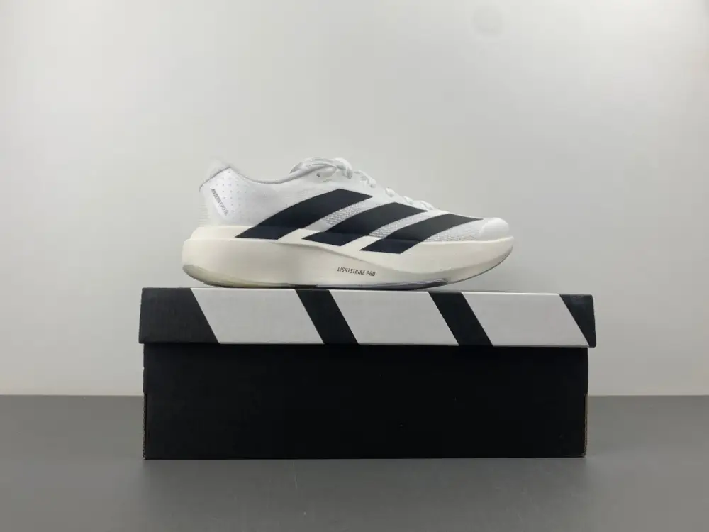 adidas   Evo SL 