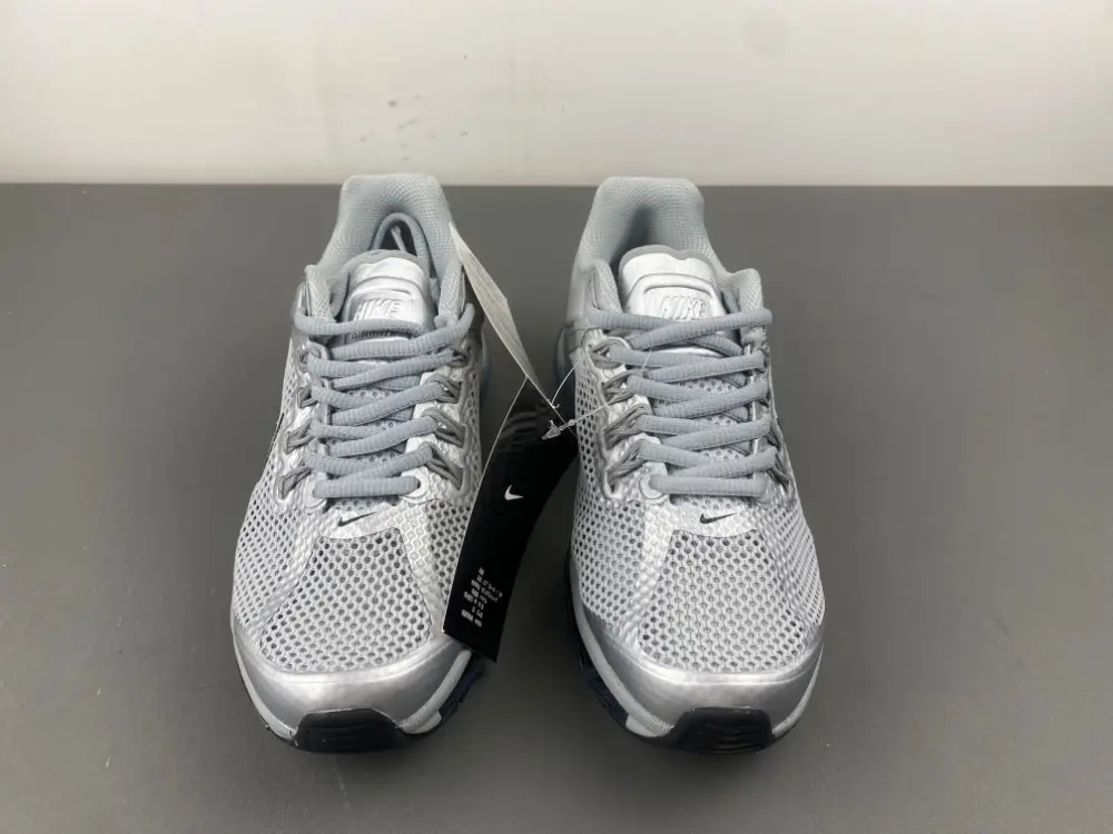 Nike Air Max 2013 Goes Full Metalli 