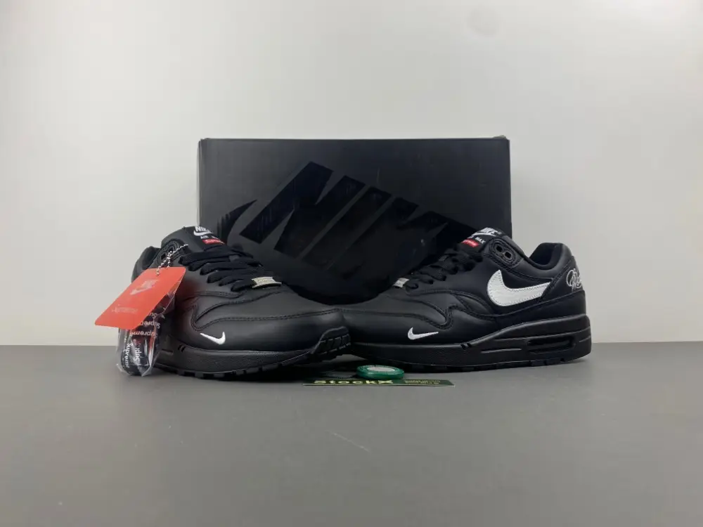 Supreme x Air Max 1 '87 SP ' 