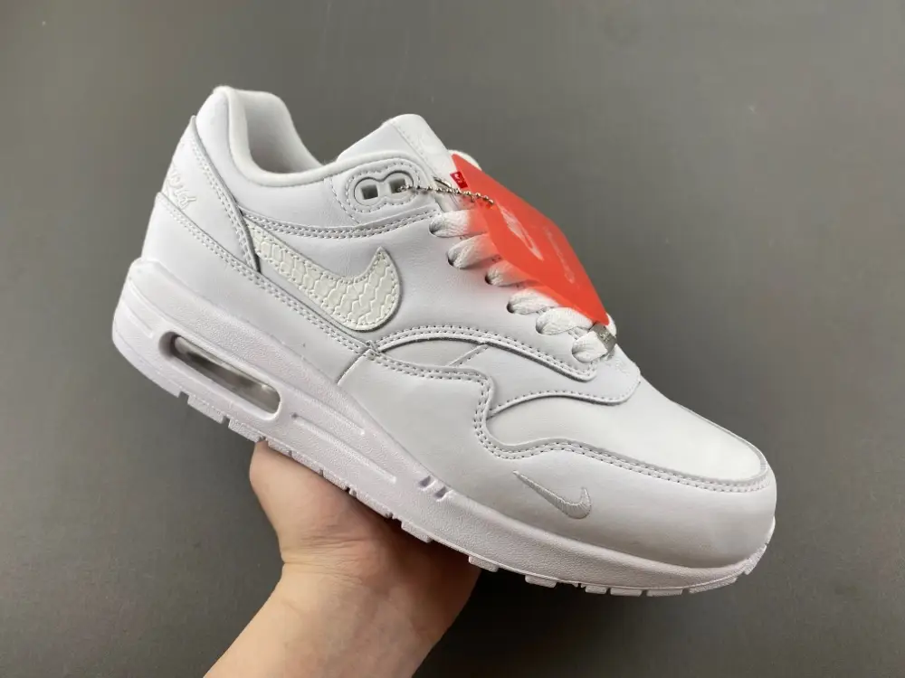 Supreme x Nike Air Max 1 '87 