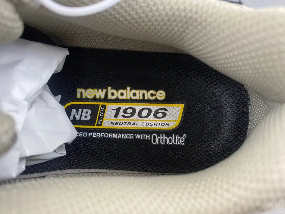 New Balance 1906 
