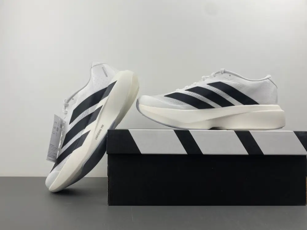 adidas   Evo SL 
