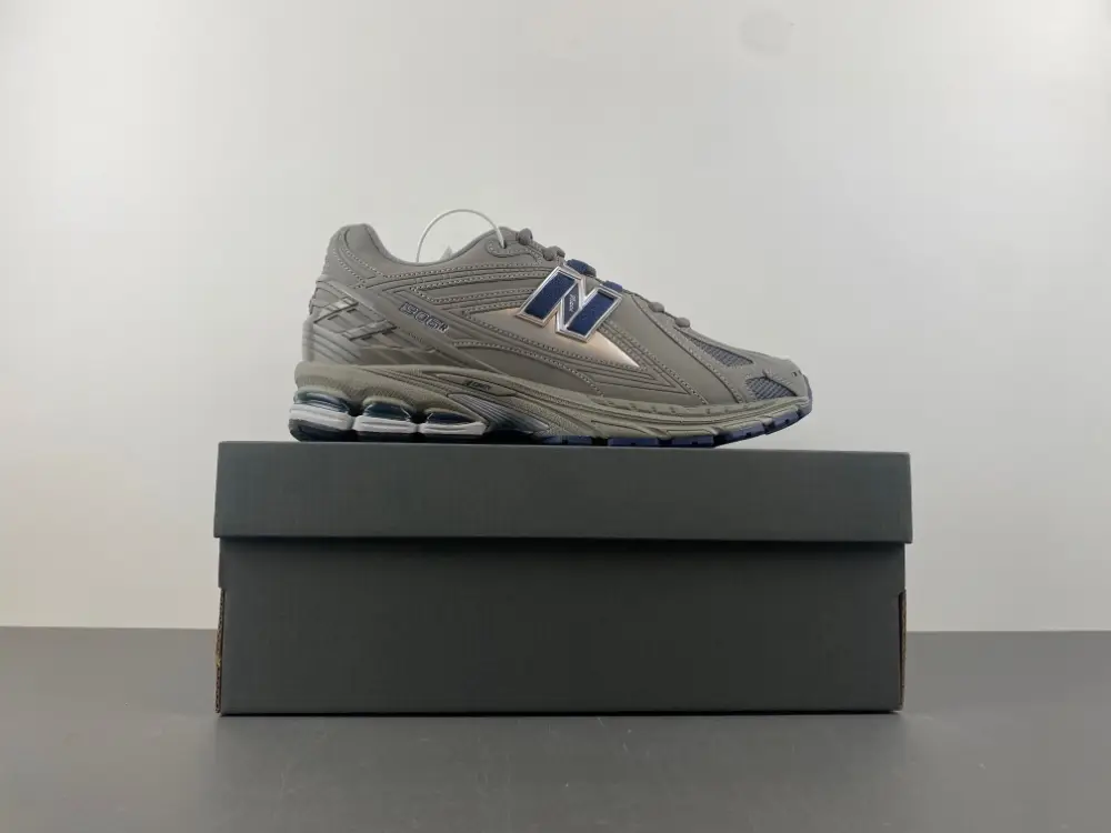 New Balance 1906 