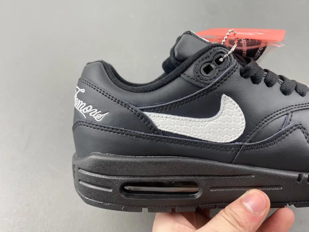 Supreme x Air Max 1 '87 SP ' 