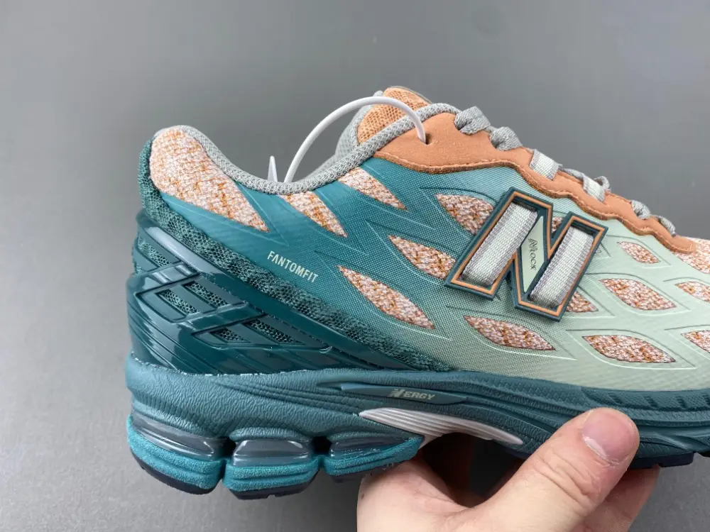 New Balance 1906 
