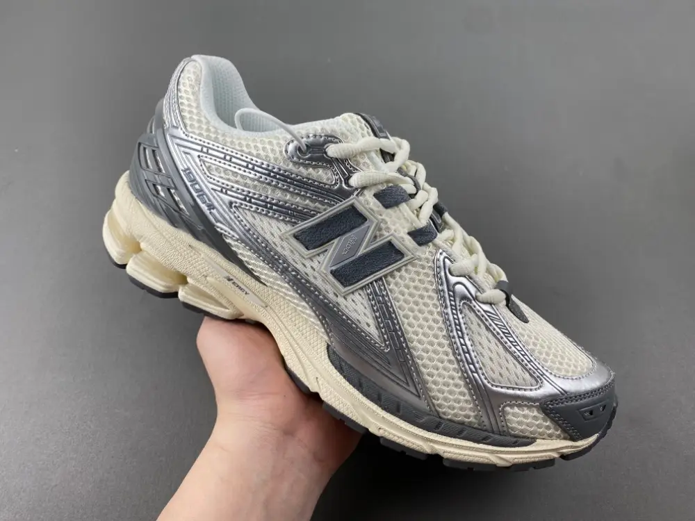 New Balance 1906 