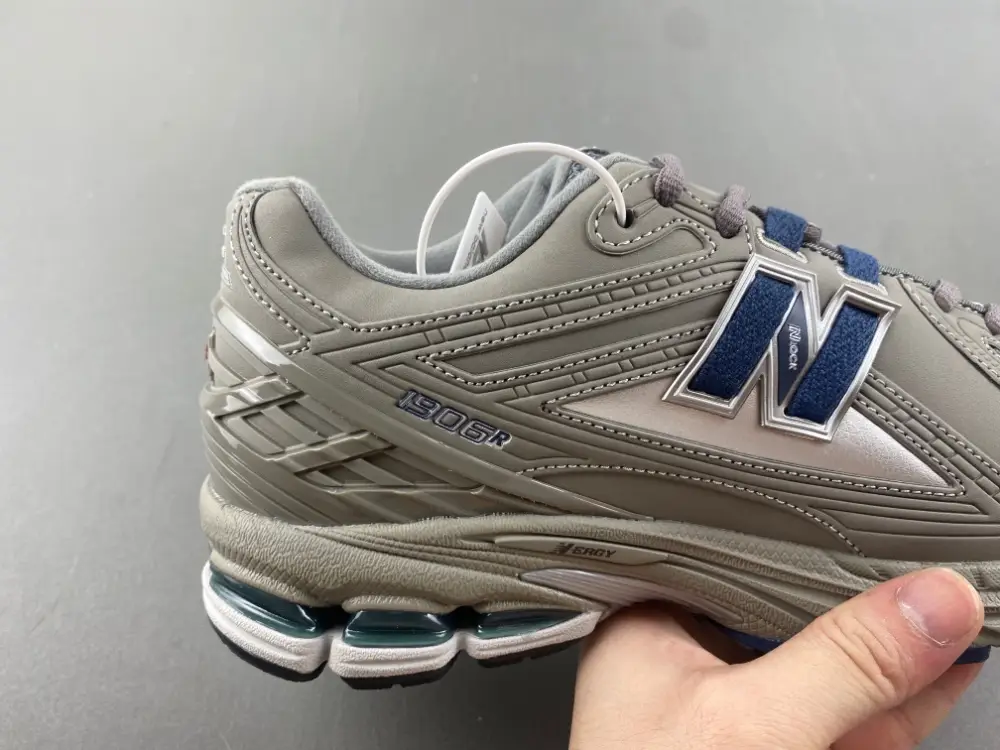 New Balance 1906 