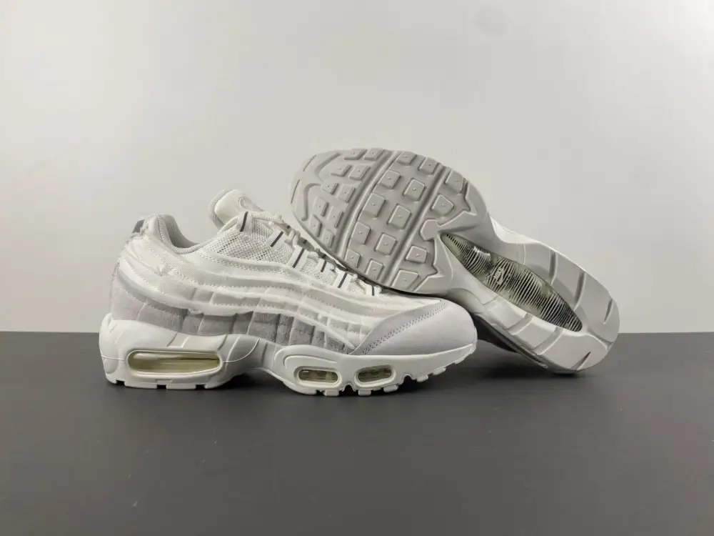 Comme des Garçons x Air Max 95 