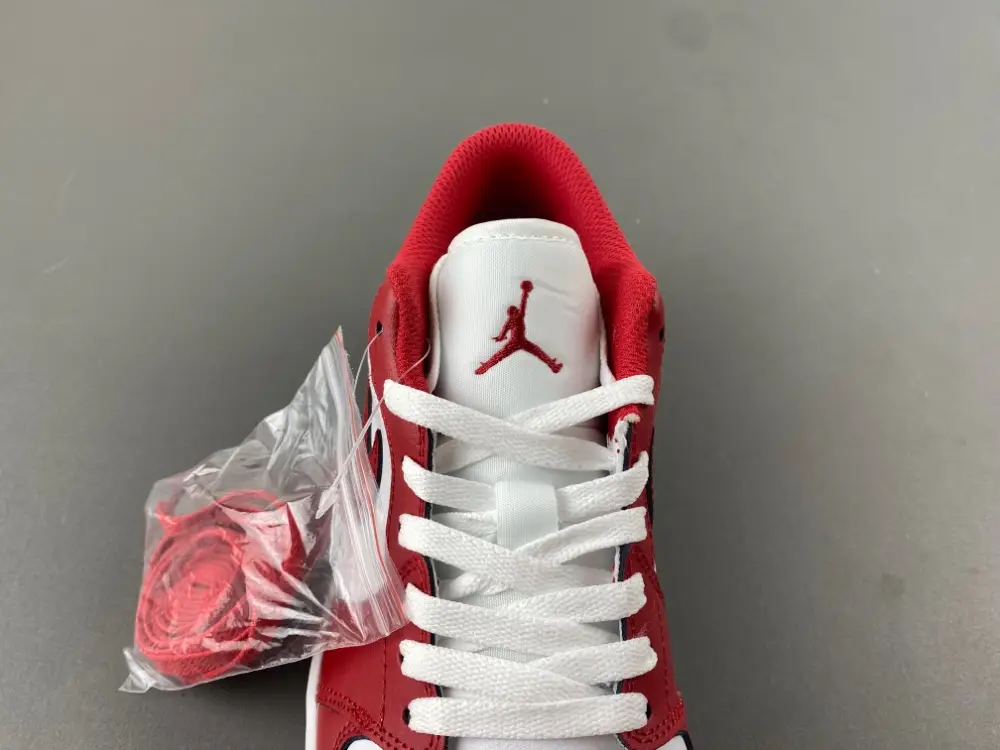 Air Jordan 1 Low 
