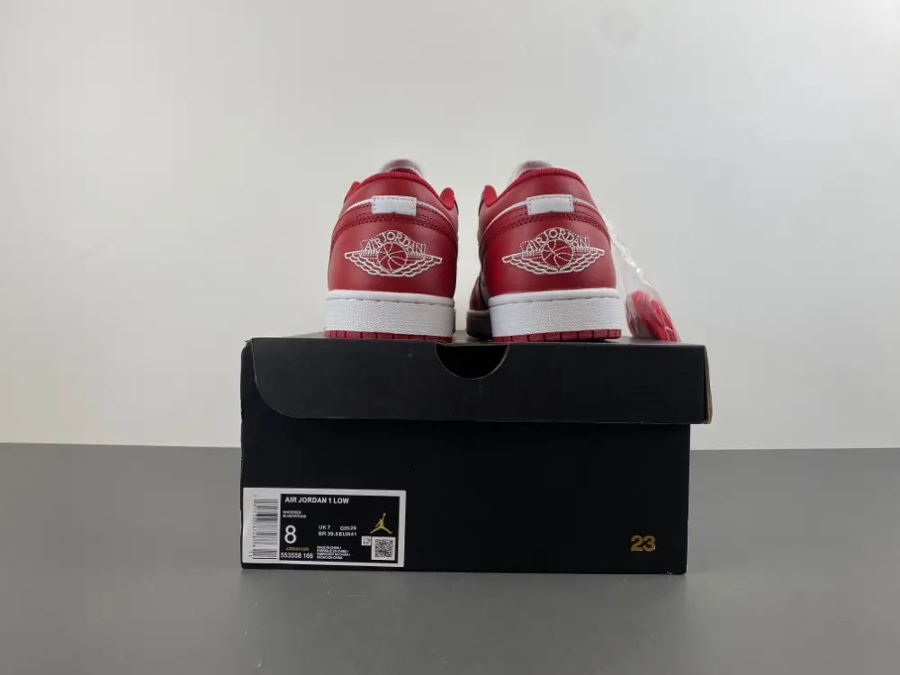 Air Jordan 1 Low 