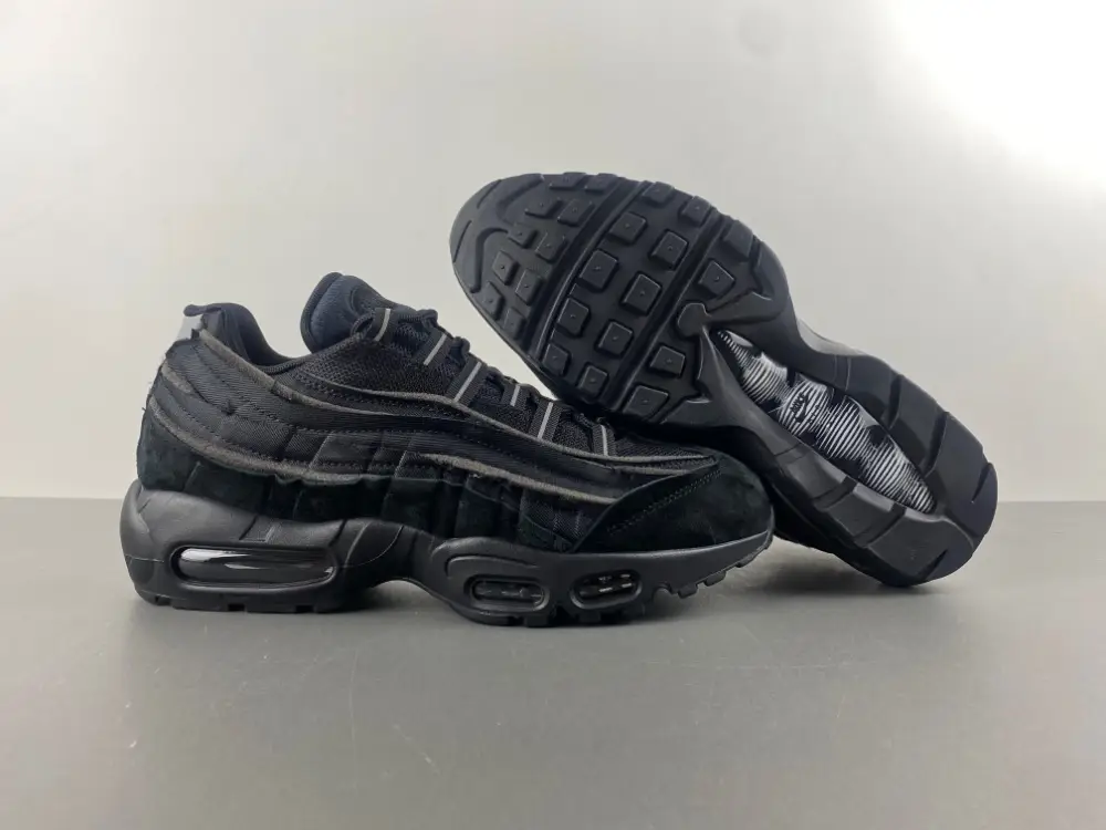 Comme des Garçons x Air Max 95 'Black' 