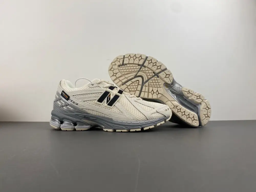 New Balance 1906 
