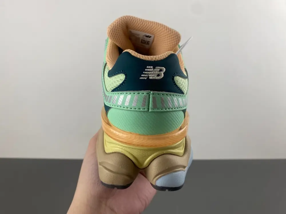 New Balance 9060 ' 