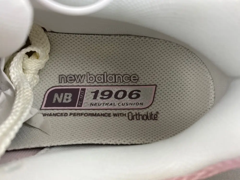 New Balance 1906 