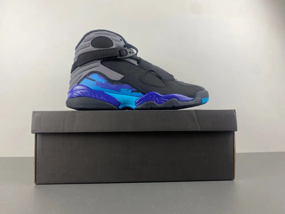 Air Jordan 8 