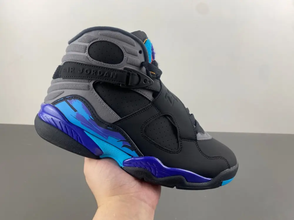 Air Jordan 8 