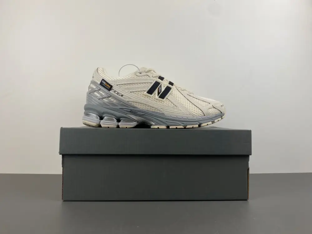 New Balance 1906 