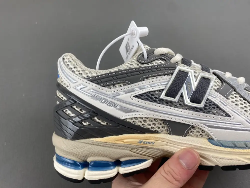 New Balance 1906 