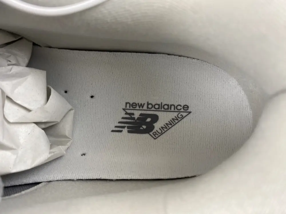 new balance NB 2002 