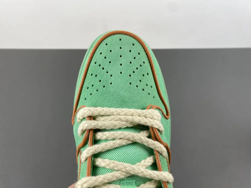 Nike SB Dunk Low 