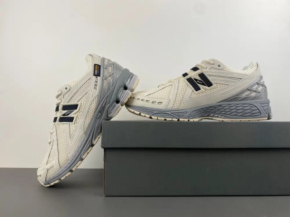 New Balance 1906 