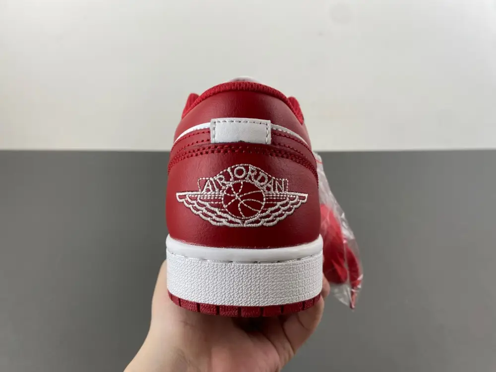Air Jordan 1 Low 