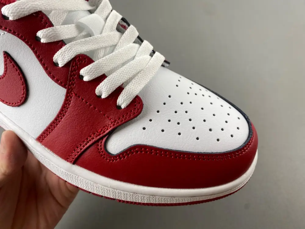 Air Jordan 1 Low 