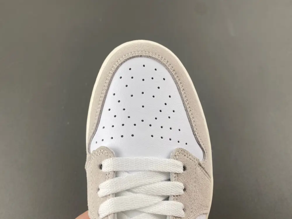 Air Jordan 1 Low 