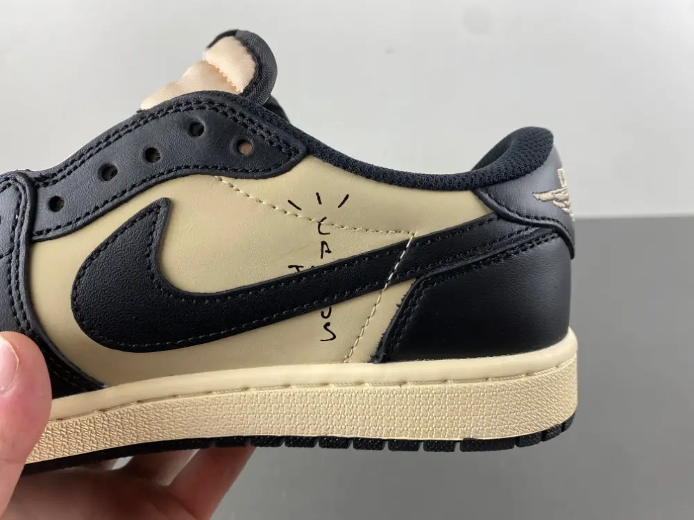 Travis Scott x Air Jordan 1 Retro Low OG SP 'Pale Vanilla 