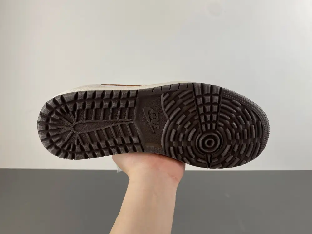 Air Jordan 1 Low 