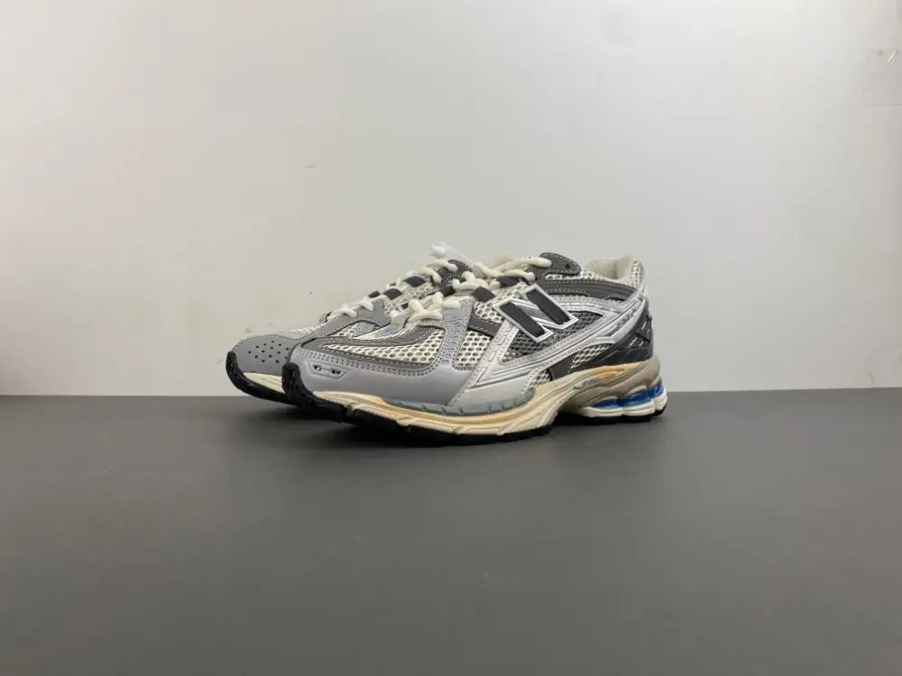 New Balance 1906 