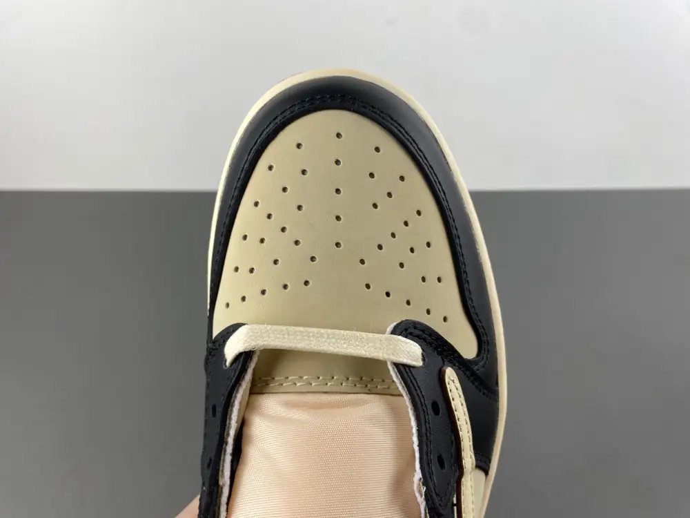 Travis Scott x Air Jordan 1 Retro Low OG SP 'Pale Vanilla 