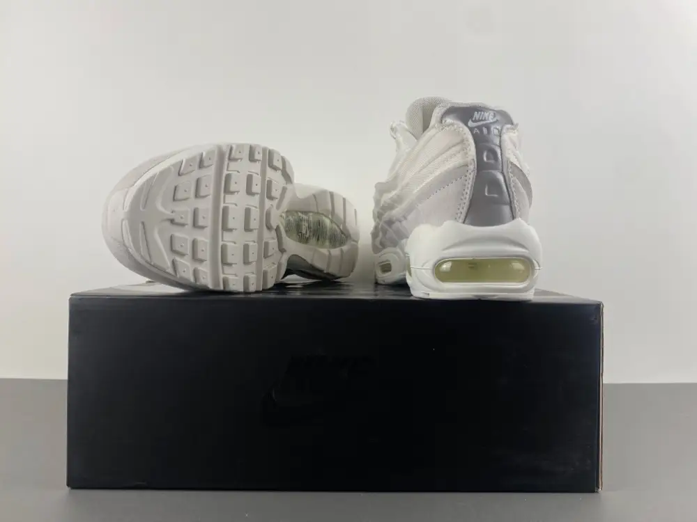 Comme des Garçons x Air Max 95 