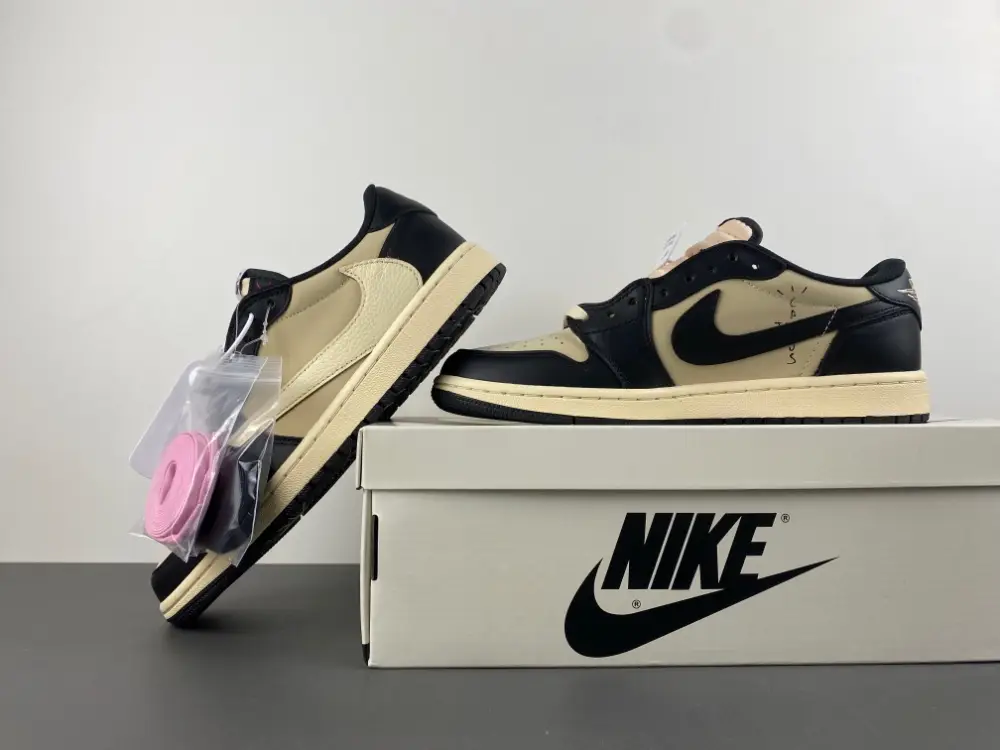 Travis Scott x Air Jordan 1 Retro Low OG SP 'Pale Vanilla 