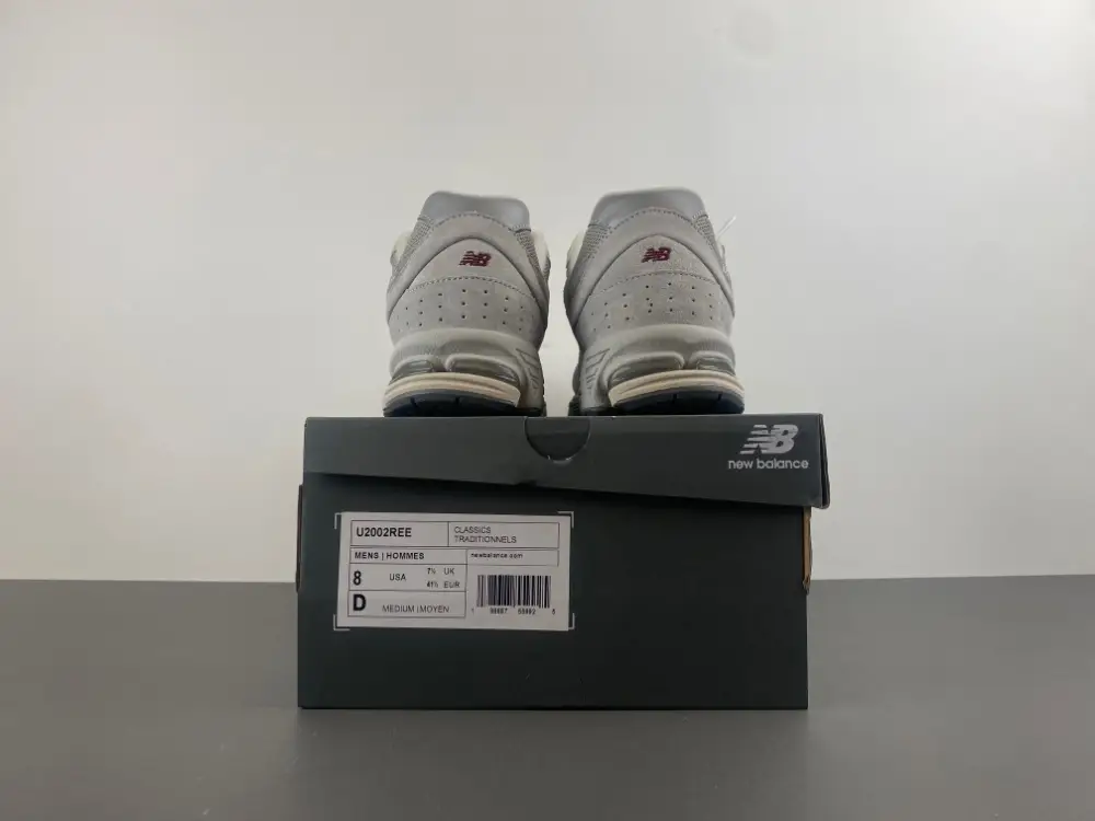 new balance NB 2002 
