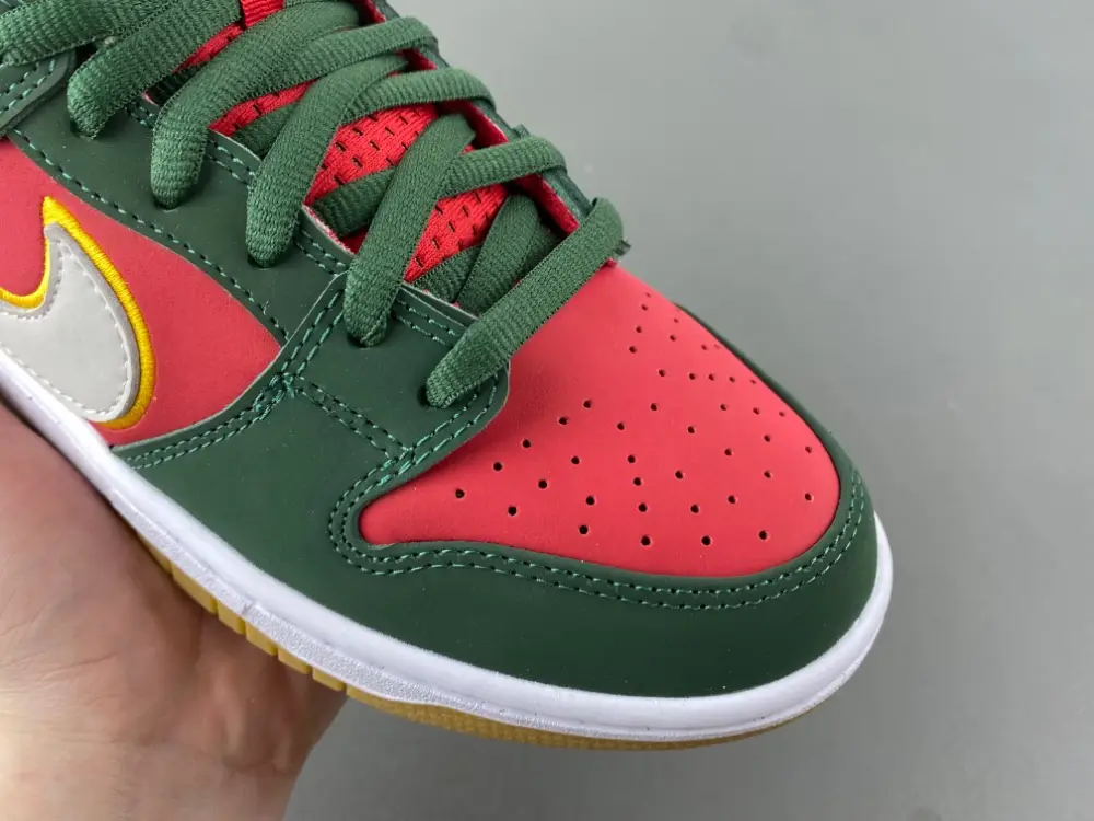Nike SB Dunk Low PRM 