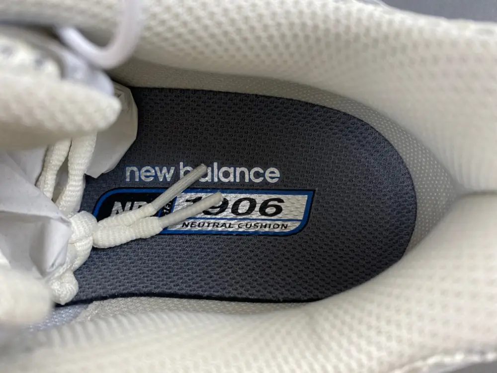 New Balance 1906 