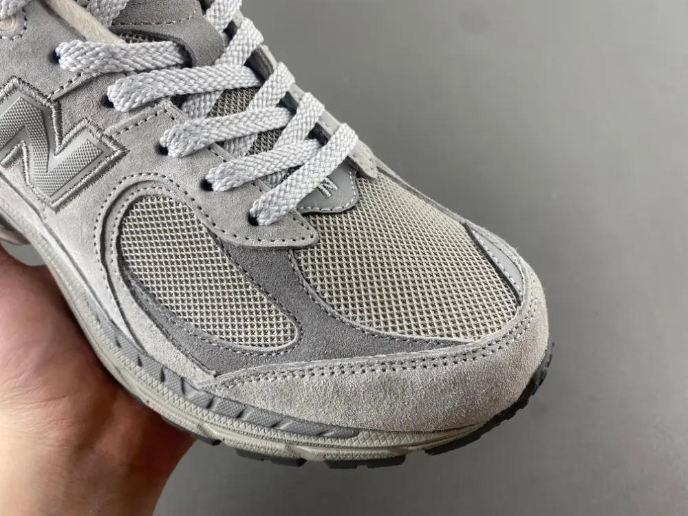 new balance NB 2002 