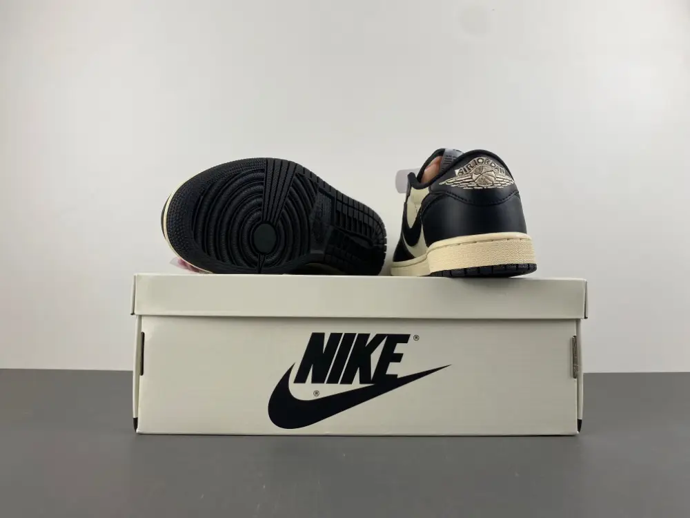 Travis Scott x Air Jordan 1 Retro Low OG SP 'Pale Vanilla 
