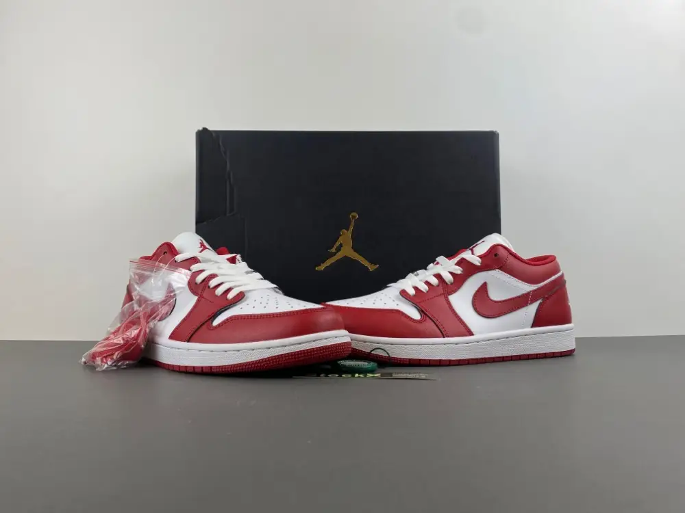 Air Jordan 1 Low 