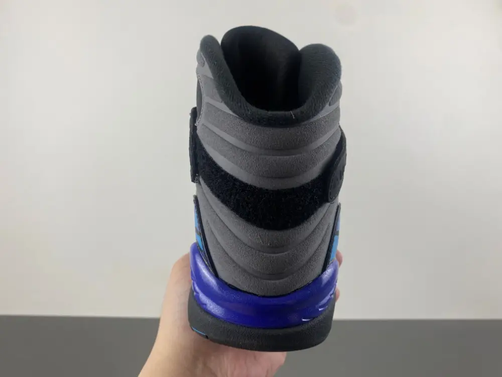 Air Jordan 8 