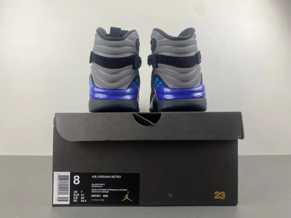 Air Jordan 8 