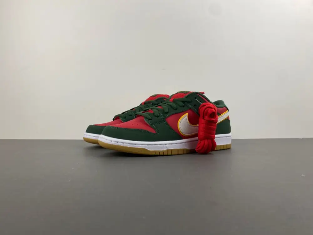 Nike SB Dunk Low PRM 