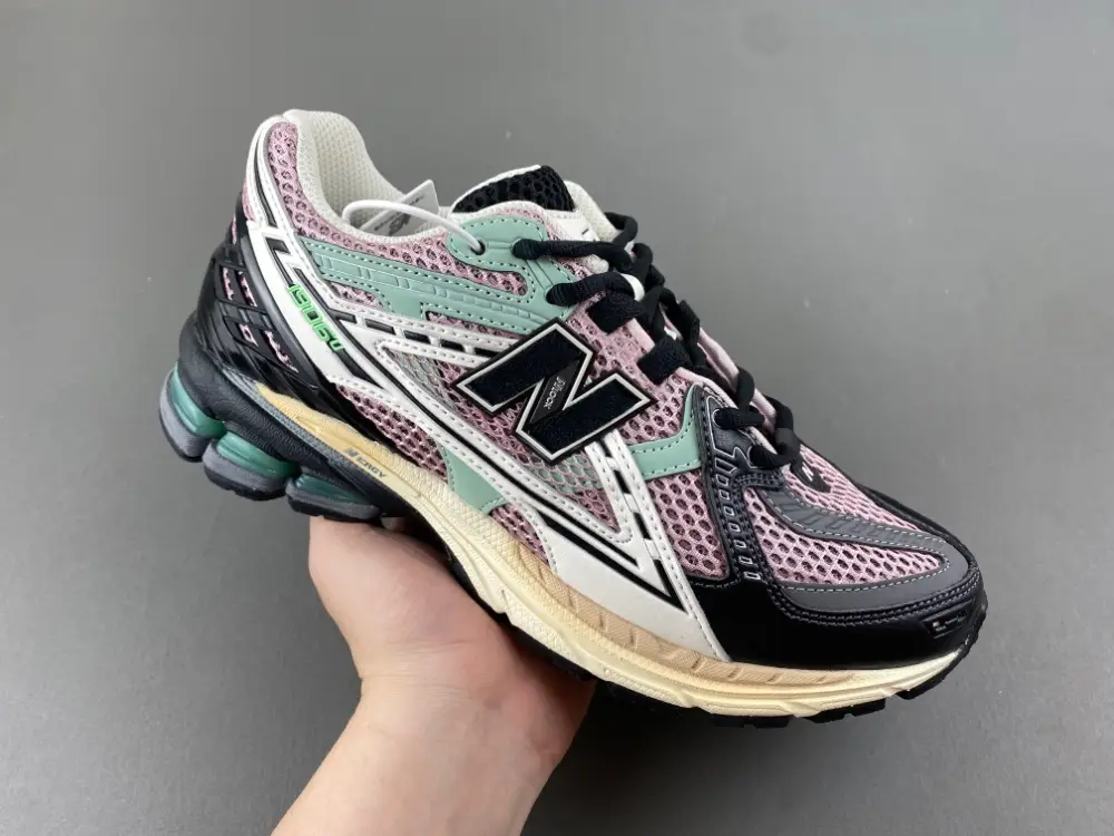 New Balance 1906 