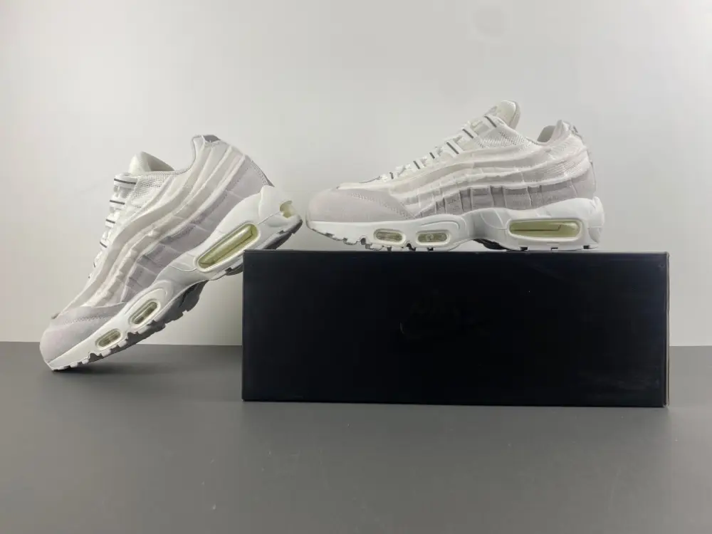Comme des Garçons x Air Max 95 