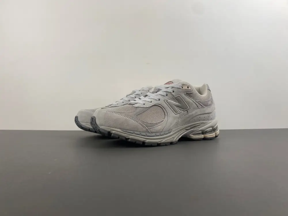new balance NB 2002 