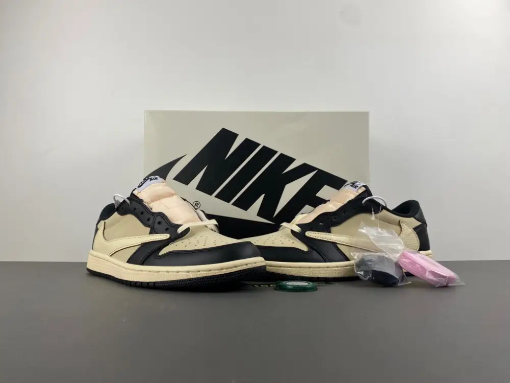 Travis Scott x Air Jordan 1 Retro Low OG SP 'Pale Vanilla 
