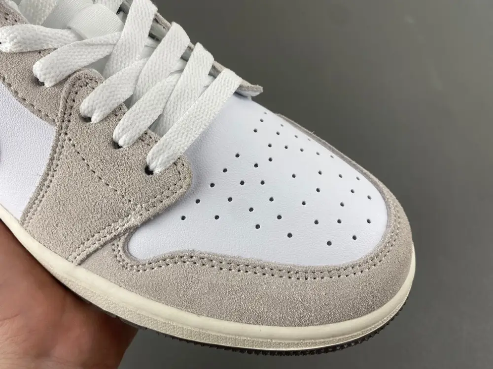 Air Jordan 1 Low 