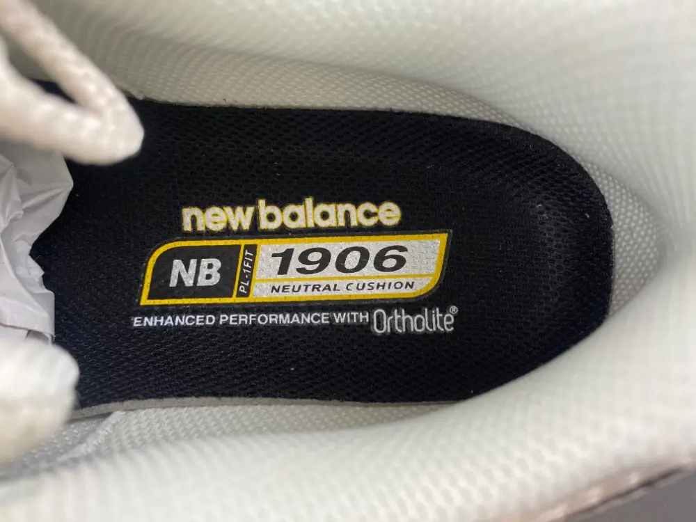 New Balance 1906 